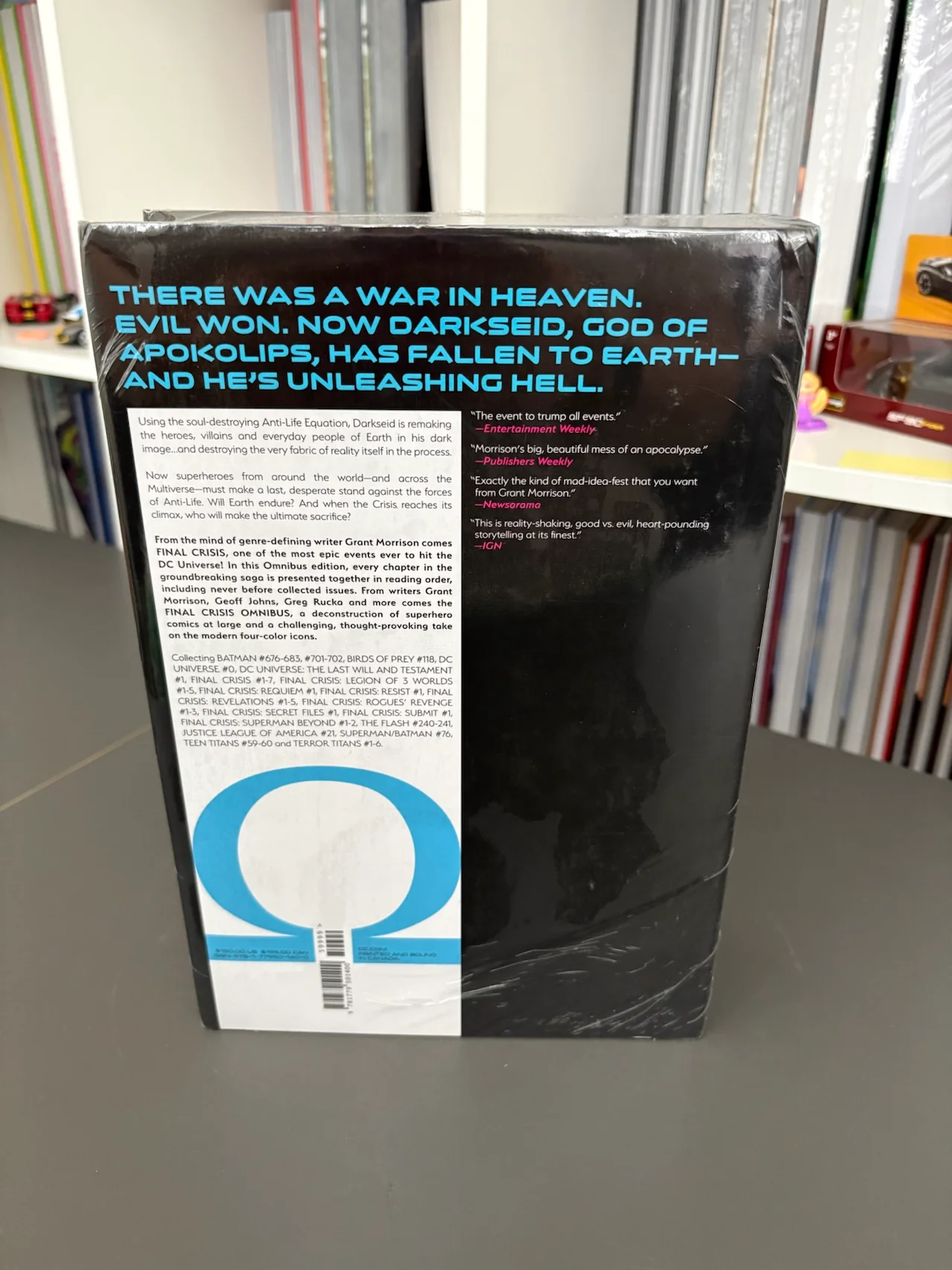 Final Crisis Omnibus (DENTED) - Image 3