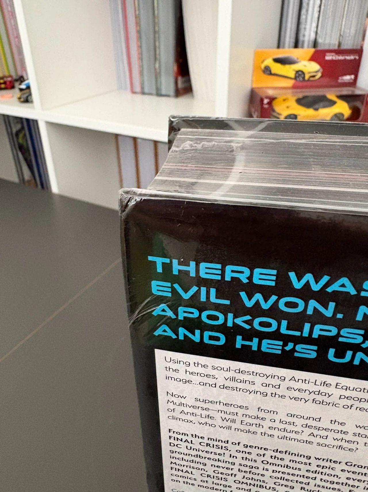 Final Crisis Omnibus (DENTED) - Image 4