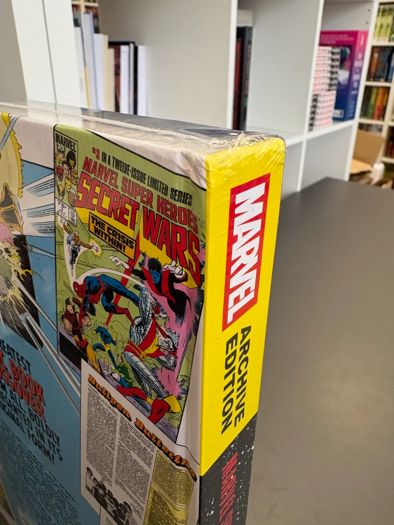 MARVEL ARCHIVE EDITION: MARVEL SUPER HEROES SECRET WARS GALLERY EDITION (DENTED) - Image 4